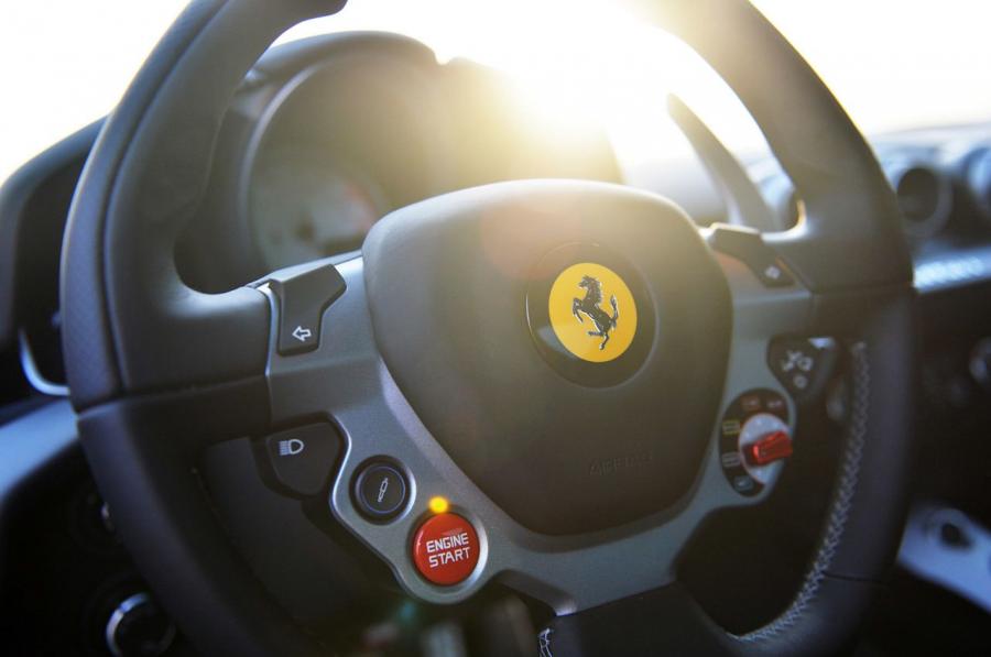  Ferrari F12berlinetta 2014 года  (фото 61 из 77)